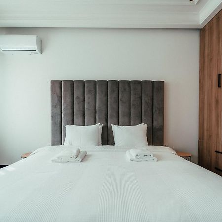 Biarritz Luxury Apartments Belgrad Exteriör bild